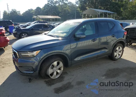 2021 Volvo Xc40 T4 Momentum z USA, uszkodzony, nr VIN YV4AC2HK4M2604185